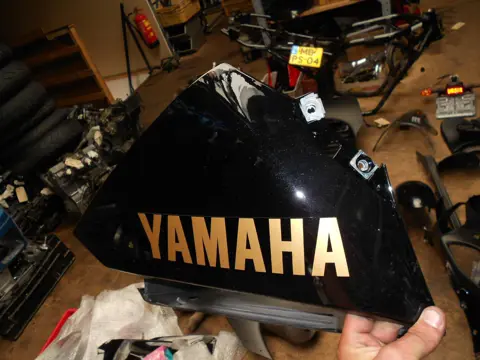 Cowl under Yamaha YZF R1 2009 - 2010
