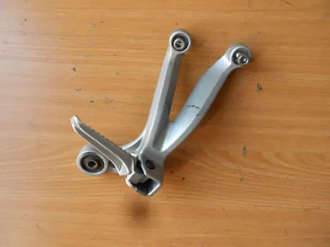 Pillion step right Suzuki GSX R 750 2001 - 2003