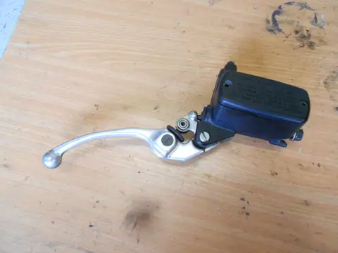 Front brake master cylinder  Honda CBR 1100 XX 1999 - 2006