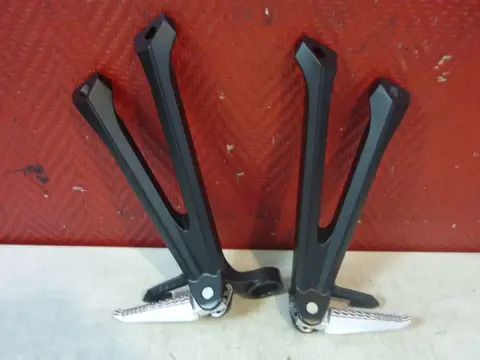 Pillion step left  Suzuki GSX R 600 2011 - 2014