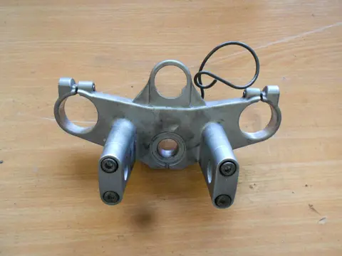 Fork top bridge Yamaha TDM 1996 - 2000