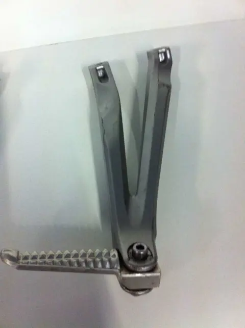 Pillion step right Yamaha YZF R1 2004 - 2006