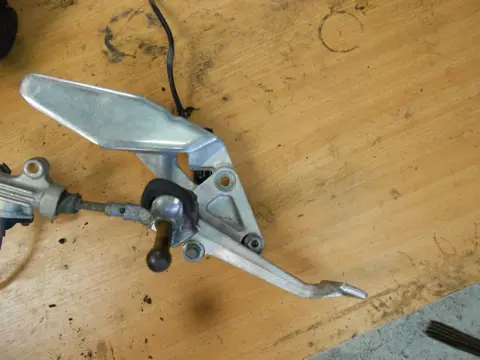 Main step holder right Yamaha FZR 1000 1991 - 1995