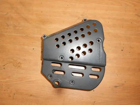 Engine cover front spocket Suzuki GSX R 750 1990 - 1991