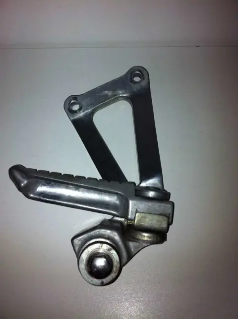 Pillion step right Kawasaki ZXR 750 1991 - 1992