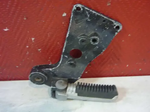 Pillion step left  Suzuki GSX R 1100 1991 - 1992