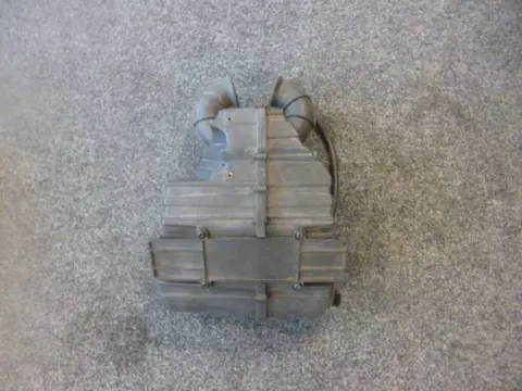 Air cleaner case Triumph Sprint ST 955 1999 - 2005
