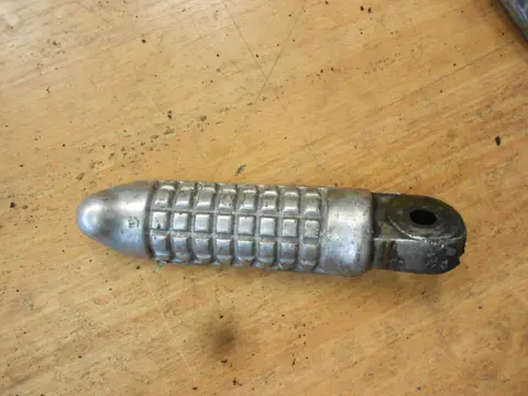 Pillion step right Suzuki GSX F 750 1988 - 1997