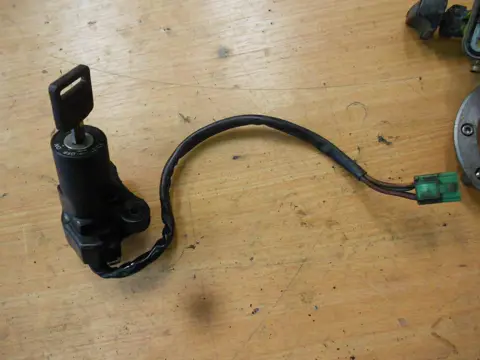 Ignition key Suzuki GSX F 750 1988 - 1997
