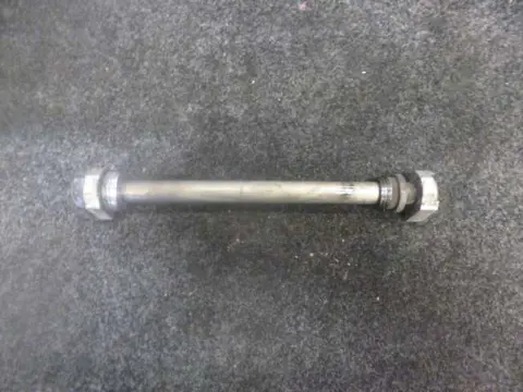 Rear axle Triumph Street Triple 675 2011 - 2012