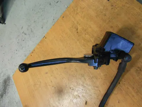Front brake master cylinder  Suzuki GSX F 1100 1988 - 1994