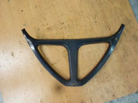 Cowl V shape under Suzuki GSX F 1100 1988 - 1994
