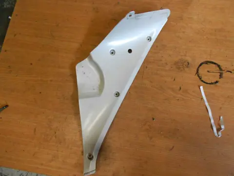 Cowl left inner Yamaha YZF R1 1998 - 1999