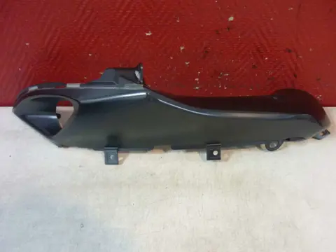 Cowl left upper  Suzuki GSX R 750 2004 - 2005