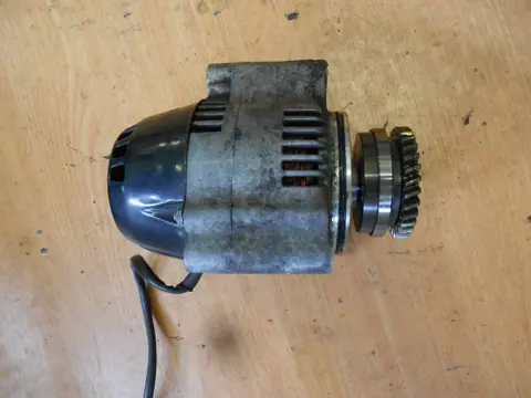 Generator Suzuki GSF 600 650 Bandit  1996 - 1999