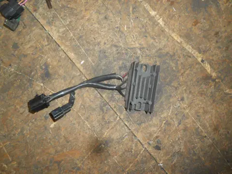 Regulator rectifier  Suzuki RGV 250 1990 - 1997