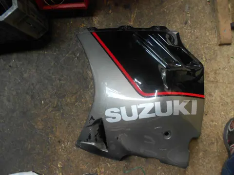 Cowl left upper  Suzuki GSX F 1100 1988 - 1994