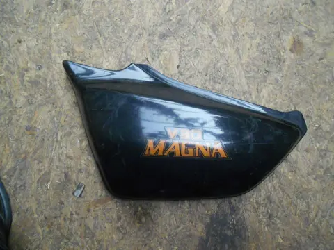Cowl left small Honda VF 500  1984 - 1985