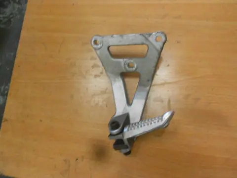 Pillion step left  Suzuki GSX R 750 1992 - 1993