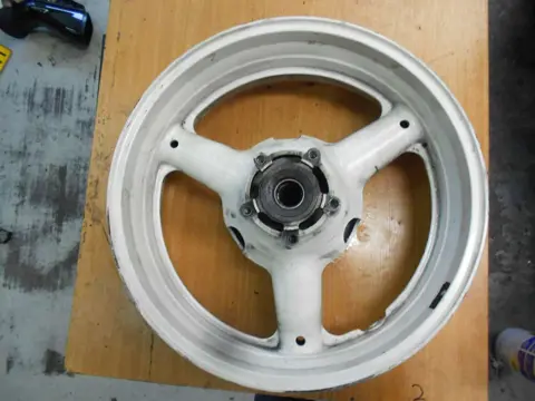 Rear wheel Suzuki GSX R 600 1995 - 2000