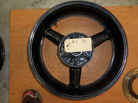 Rear wheel Yamaha YZF R1 2000 - 2001