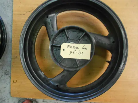 Rear wheel Yamaha FAZER 600 1998 - 2000 / 2001 - 2003