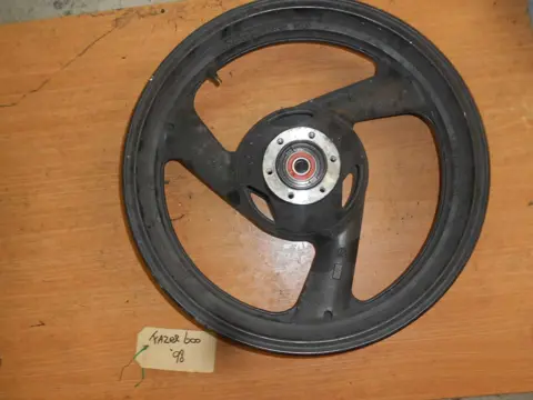 Front Wheel Yamaha FAZER 600 1998 - 2000 / 2001 - 2003