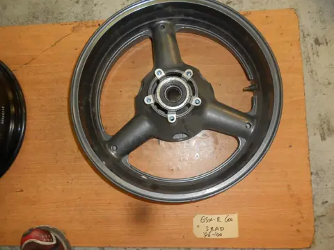 Rear wheel Suzuki GSX R 600 1995 - 2000