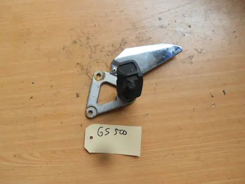 Main step holder left Suzuki GS 500 E 1989 - 2001