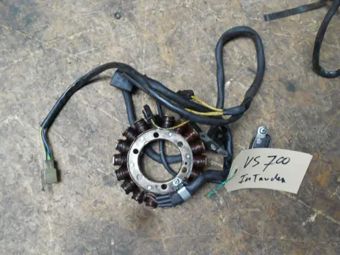 Generator Suzuki VS 700 Intruder 1985 - 1991