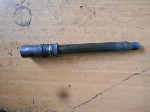 Axle front Yamaha FAZER 600 2004 - 2007