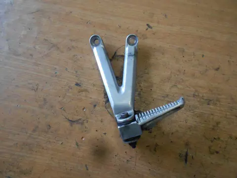 Pillion step left  Yamaha YZF R6 1998 - 2002