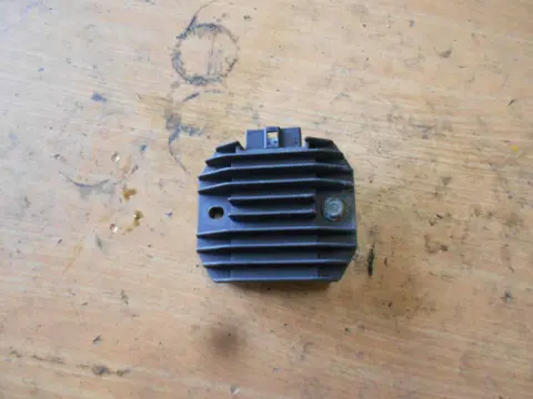 Regulator rectifier  Yamaha YZF R6 1998 - 2002