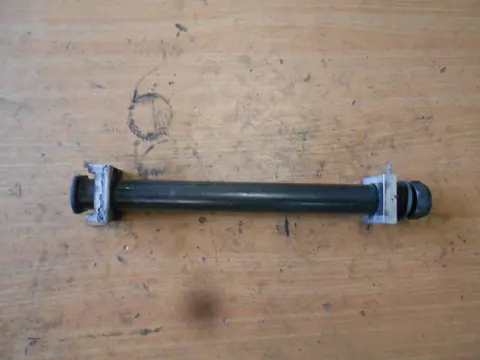 Rear axle Yamaha YZF R6 1998 - 2002