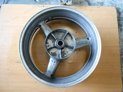 Rear wheel Yamaha YZF R6 1998 - 2002