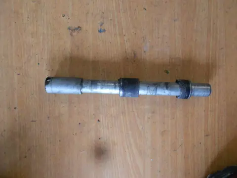 Axle front Honda VFR 800 I 2002 - 2013