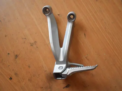 Pillion step left  Suzuki GSX R 750 2001 - 2003
