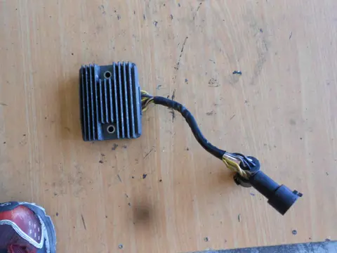 Regulator rectifier  Kawasaki ZX 12 R 2000 - 2001