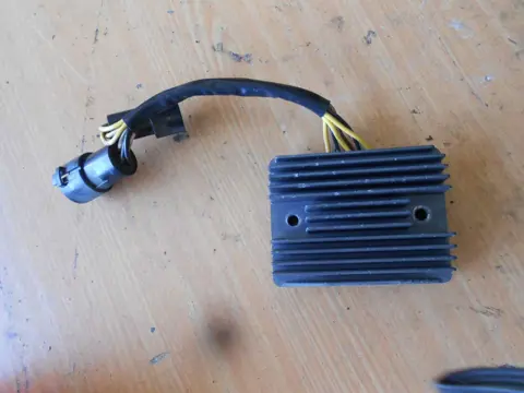 Regulator rectifier  Kawasaki ZX 12 R 2000 - 2001