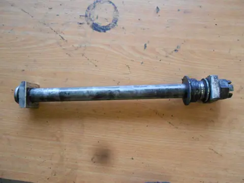 Rear axle Kawasaki ZX 12 R 2000 - 2001
