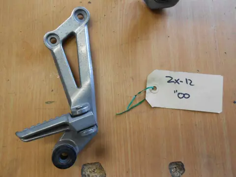 Pillion step right Kawasaki ZX 12 R 2000 - 2001