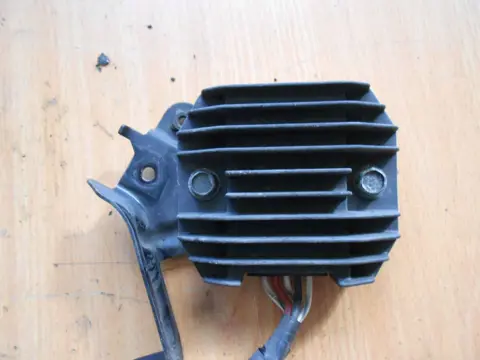 Regulator rectifier  Yamaha FAZER 1000 1998 - 2005