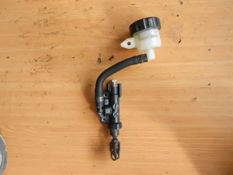 Rear brake master cylinder  Yamaha FAZER 1000 1998 - 2005