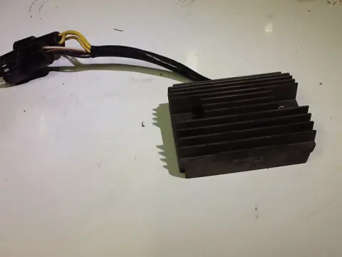 Regulator rectifier  Kawasaki ZX 9 R 2000 - 2001
