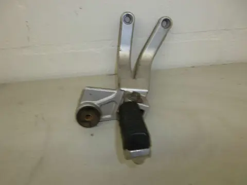 Main step holder right Suzuki RF 900 1993 - 1996