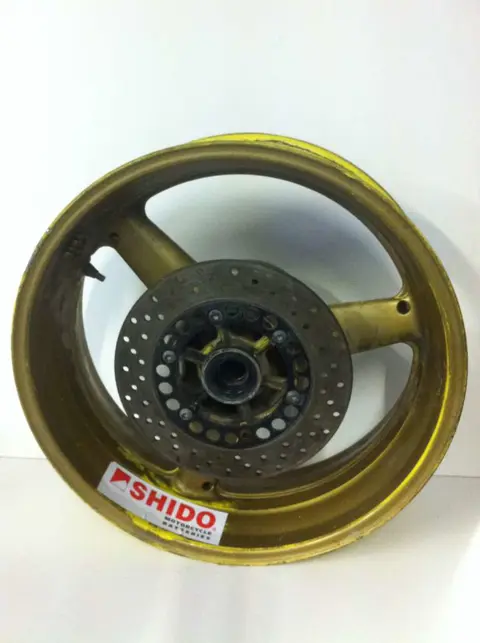 Rear wheel Yamaha YZF R1 1998 - 1999 / 2000 - 2001