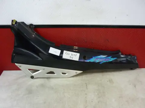 Cowl left rear Suzuki GSX F 750 1988 - 1997
