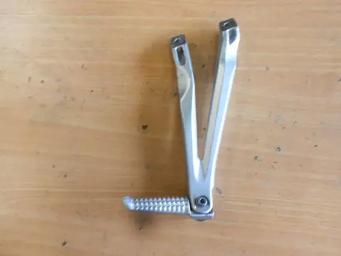 Pillion step right Yamaha YZF R1 2004 - 2006