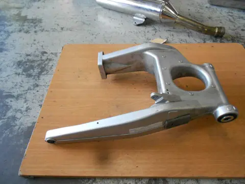 Swingarm Yamaha FJR 1300 2003 - 2005