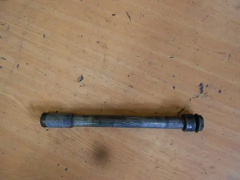 Axle front Honda CBR 600 F 1991 - 1994